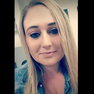 Meet your Posher, Hillary